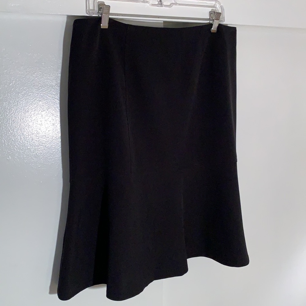 LIKE NEW fit-and-flare skirt